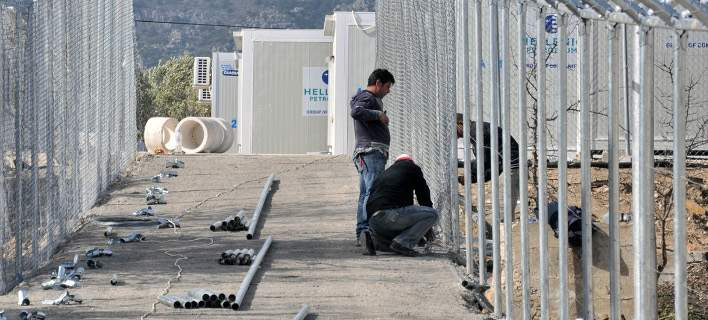 Μετανάστης επιχείρησε να ταξιδέψει από Χίο για Πειραιά κρυμμένος σε βαλίτσα (βίντεο)